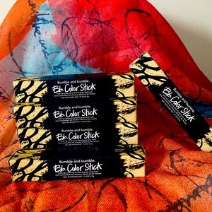 7This color stick offers instant gray & root coverage with blendable application